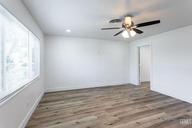 1412 Castaic Avenue, Bakersfield, CA 93308