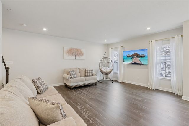 168 Dana Dr, Ohio Twp, PA 15143