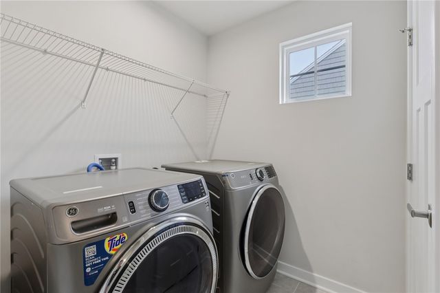 168 Dana Dr, Ohio Twp, PA 15143