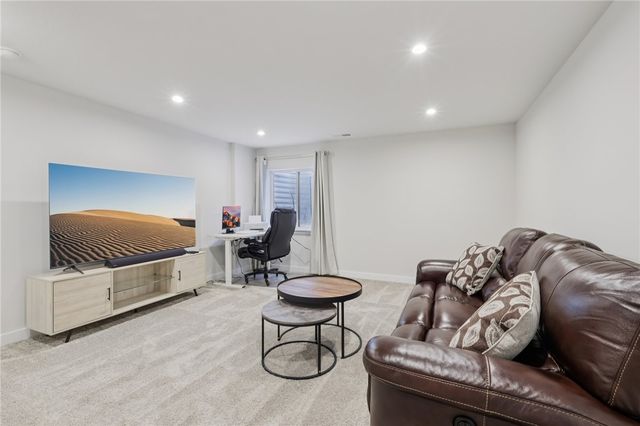 168 Dana Dr, Ohio Twp, PA 15143