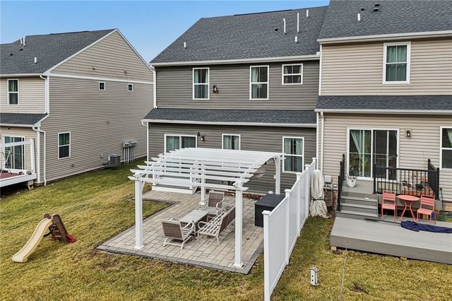 168 Dana Dr, Ohio Twp, PA 15143