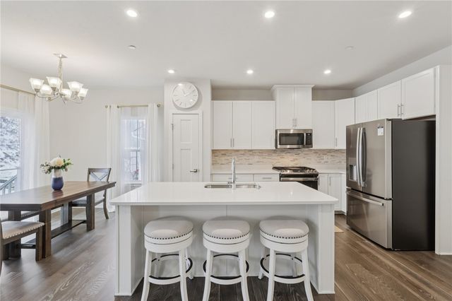 168 Dana Dr, Ohio Twp, PA 15143