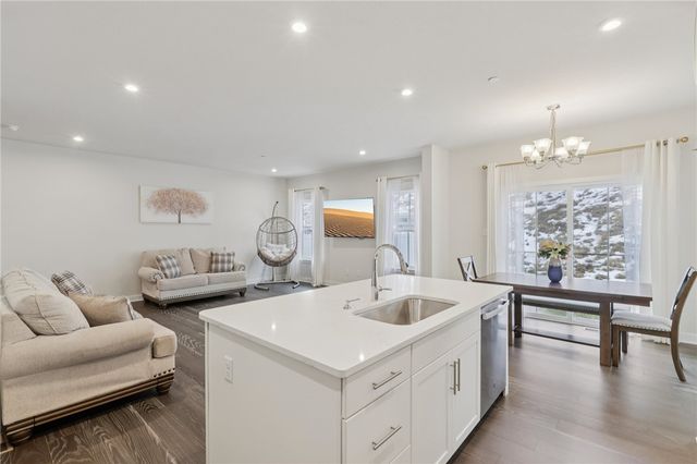 168 Dana Dr, Ohio Twp, PA 15143