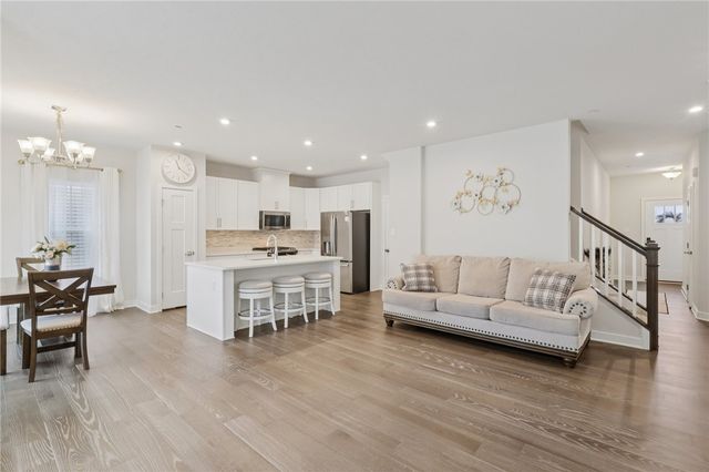 168 Dana Dr, Ohio Twp, PA 15143