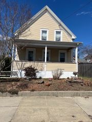 14 North St, Fairhaven, MA 02719