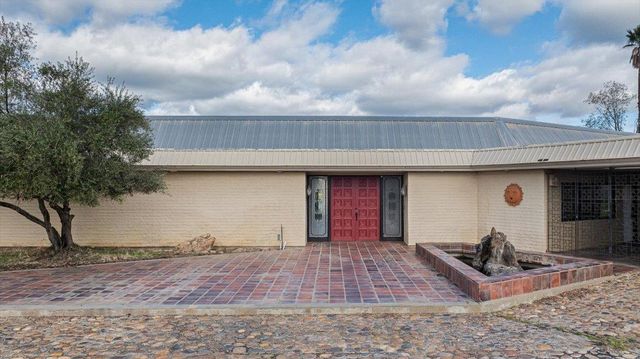 10497 Crystal Dr, Wallace, CA 95224