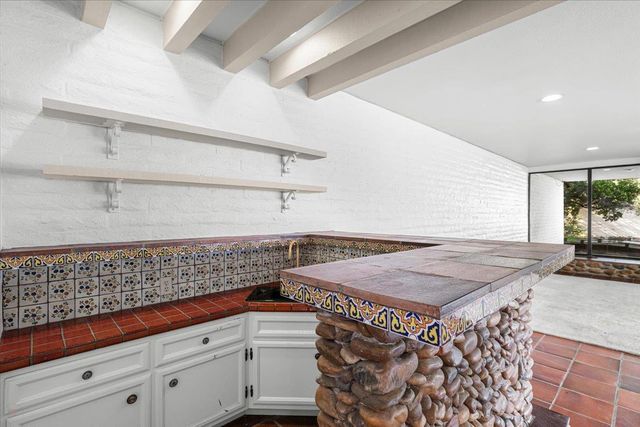 10497 Crystal Dr, Wallace, CA 95224