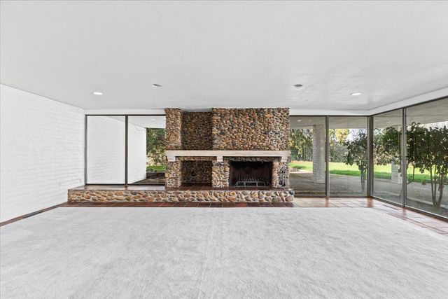 10497 Crystal Dr, Wallace, CA 95224