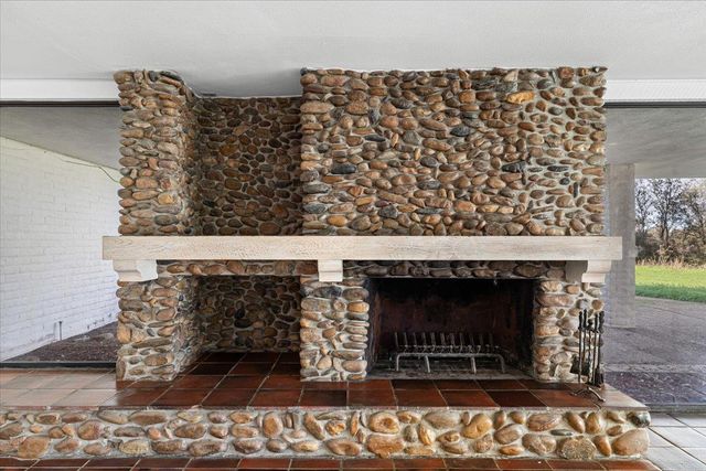 10497 Crystal Dr, Wallace, CA 95224