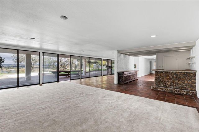 10497 Crystal Dr, Wallace, CA 95224