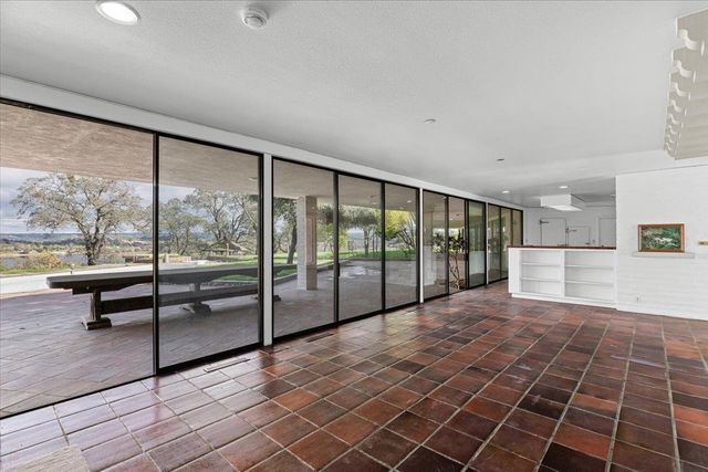 10497 Crystal Dr, Wallace, CA 95224