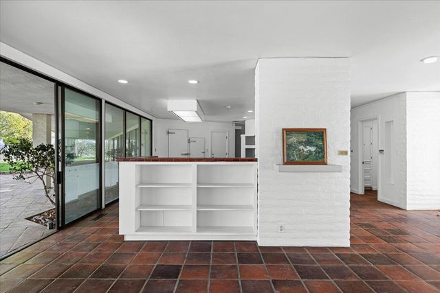 10497 Crystal Dr, Wallace, CA 95224