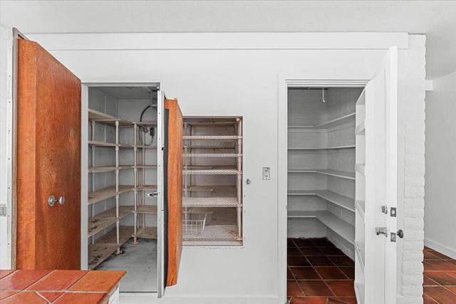 10497 Crystal Dr, Wallace, CA 95224