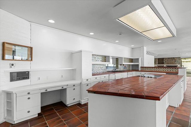 10497 Crystal Dr, Wallace, CA 95224