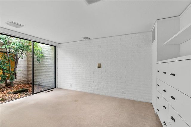 10497 Crystal Dr, Wallace, CA 95224