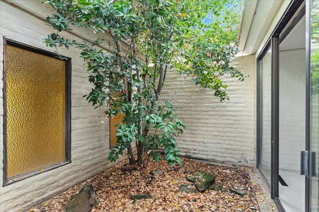 10497 Crystal Dr, Wallace, CA 95224