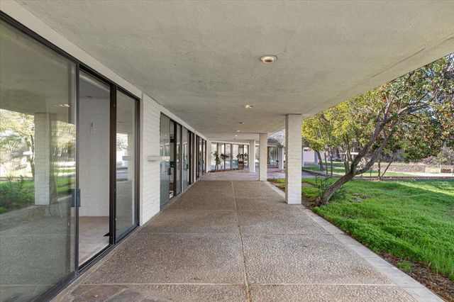 10497 Crystal Dr, Wallace, CA 95224