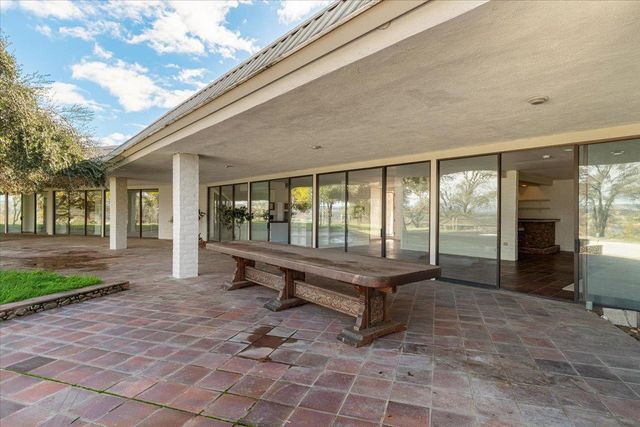 10497 Crystal Dr, Wallace, CA 95224