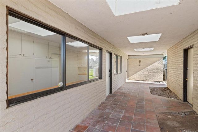 10497 Crystal Dr, Wallace, CA 95224