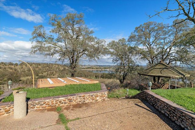 10497 Crystal Dr, Wallace, CA 95224