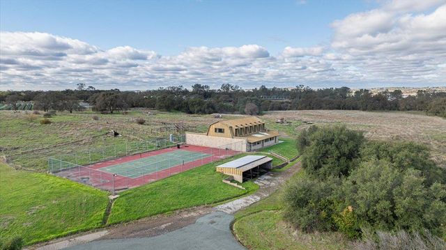 10497 Crystal Dr, Wallace, CA 95224