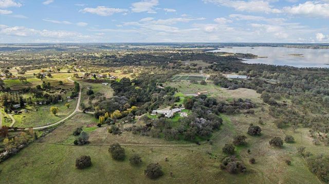 10497 Crystal Dr, Wallace, CA 95224