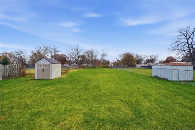 1221 Downing Avenue, Waterloo, IA 50701