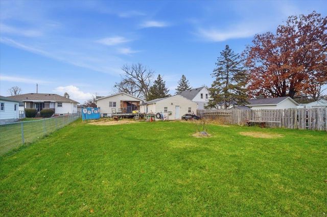 1221 Downing Avenue, Waterloo, IA 50701