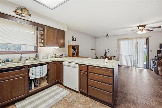 1221 Downing Avenue, Waterloo, IA 50701