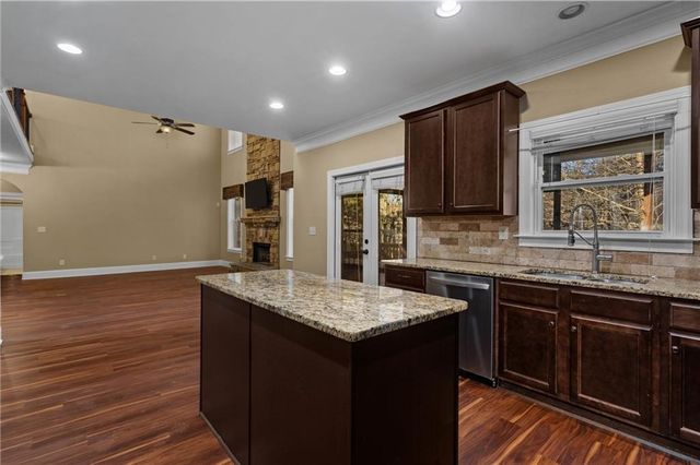 192 Gallery Court, Acworth, GA 30101