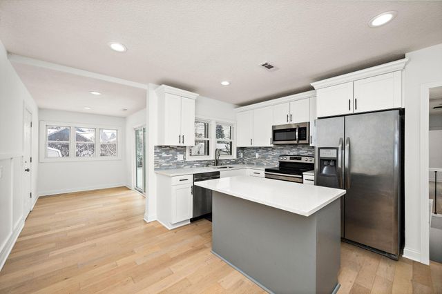 1756 Saunders Avenue, Saint Paul, MN 55116