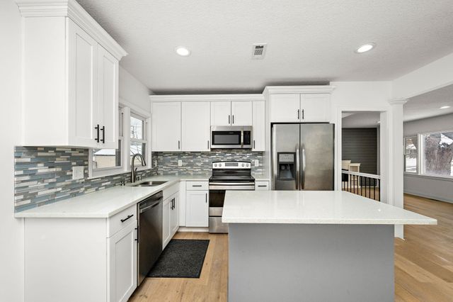 1756 Saunders Avenue, Saint Paul, MN 55116