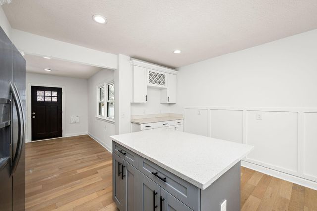 1756 Saunders Avenue, Saint Paul, MN 55116