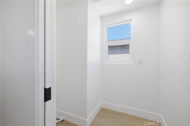 1098 E Ridgewood, Long Beach, CA 90807