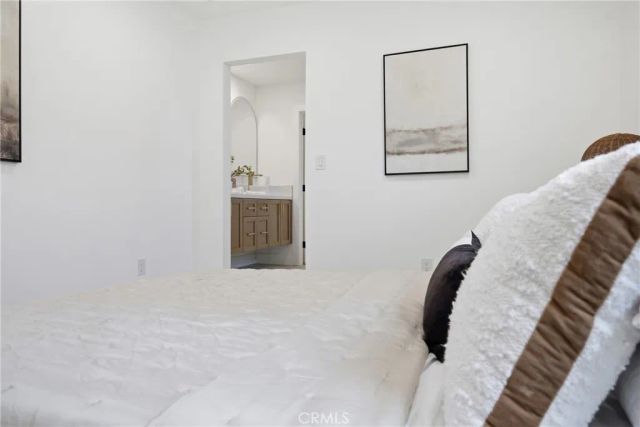 1098 E Ridgewood, Long Beach, CA 90807