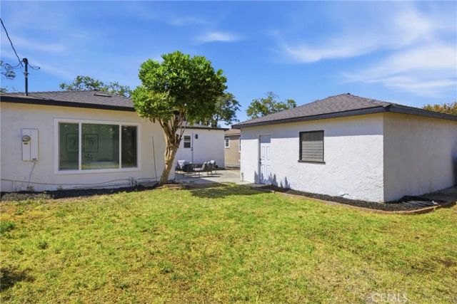 1098 E Ridgewood, Long Beach, CA 90807