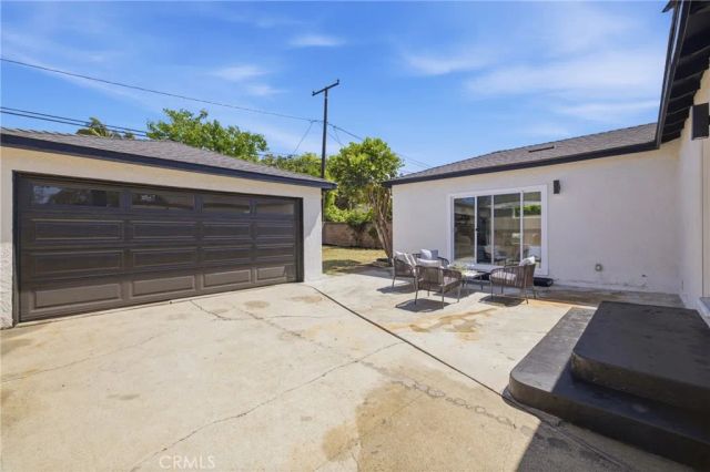 1098 E Ridgewood, Long Beach, CA 90807