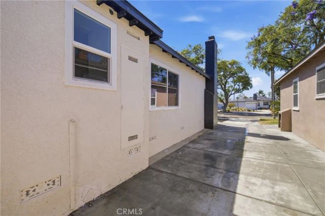 1098 E Ridgewood, Long Beach, CA 90807