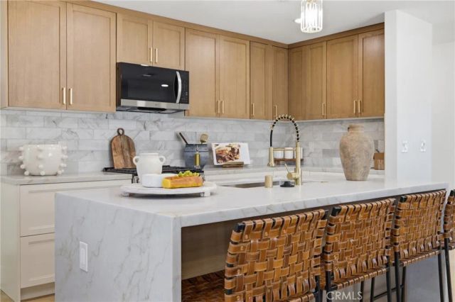 1098 E Ridgewood, Long Beach, CA 90807