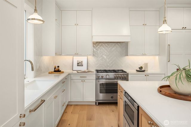 12605 NE 80th Street, Kirkland, WA 98033