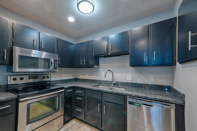 311 Pleasant Avenue 404, Saint Paul, MN 55102