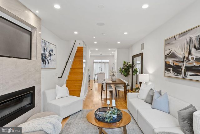 2339 DICKINSON ST, Philadelphia, PA 19146