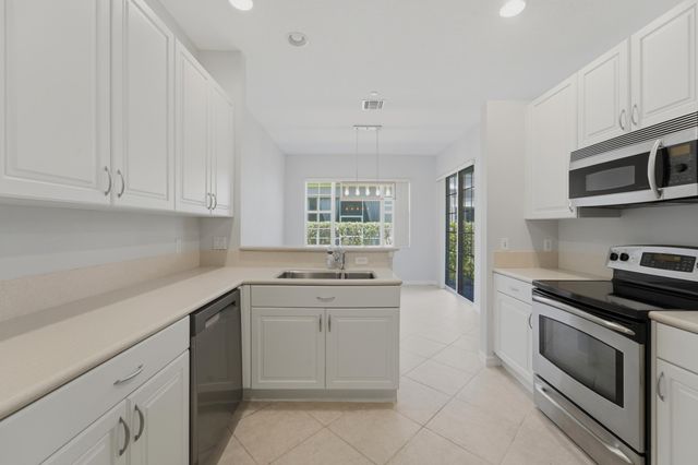 126 LANCASTER Road, Boynton Beach, FL 33426