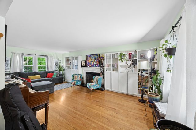 833 Elm Street, Flossmoor, IL 60422