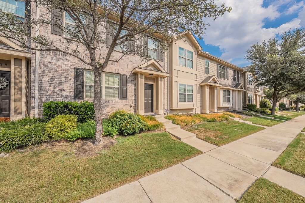 2933 Peyton Brook Drive, Fort Worth, TX 76137 — photo 2