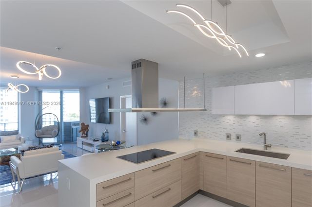 17111 Biscayne Blvd 505, North Miami Beach, FL 33160