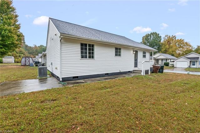 1724 Hertford Street, Greensboro, NC 27403