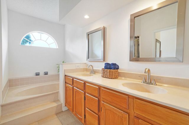 5282 Sapphire Valley, Boca Raton, FL 33486
