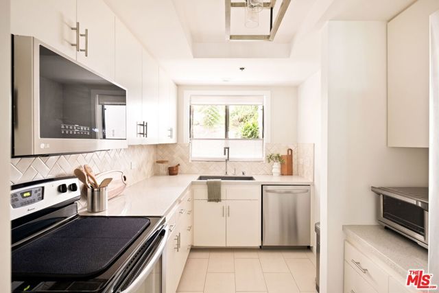 2940 Neilson Way 103, Santa Monica, CA 90405