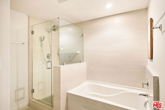 2940 Neilson Way 103, Santa Monica, CA 90405